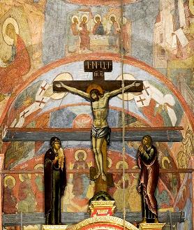 Архангельский собор Московского Кремля, иконостас с небожителями. И Христос - дверь в Царство Божье.